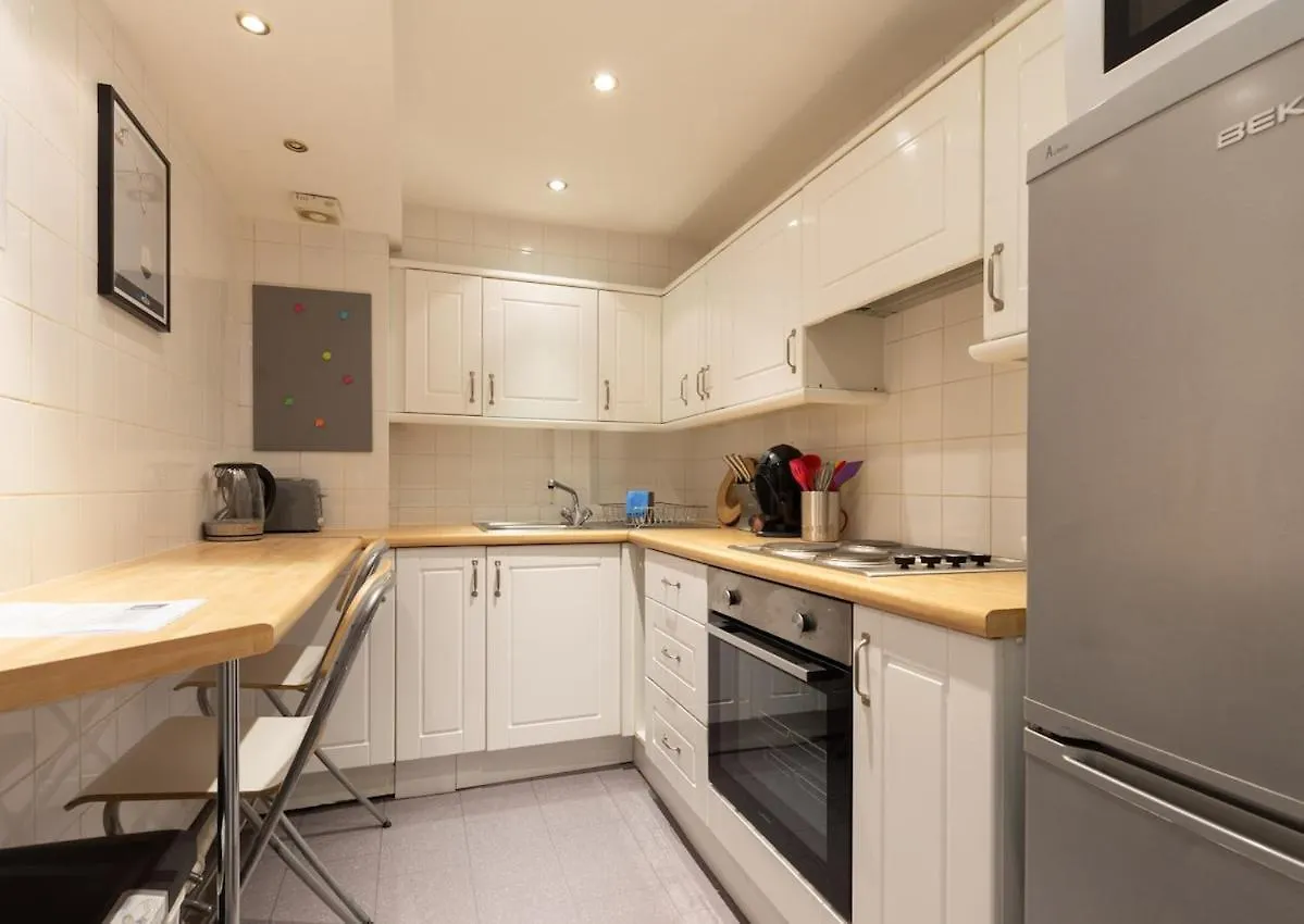 Апартаменты Location Location Location! Seaside Flat Sleeps 9 Брайтонн Великобритания