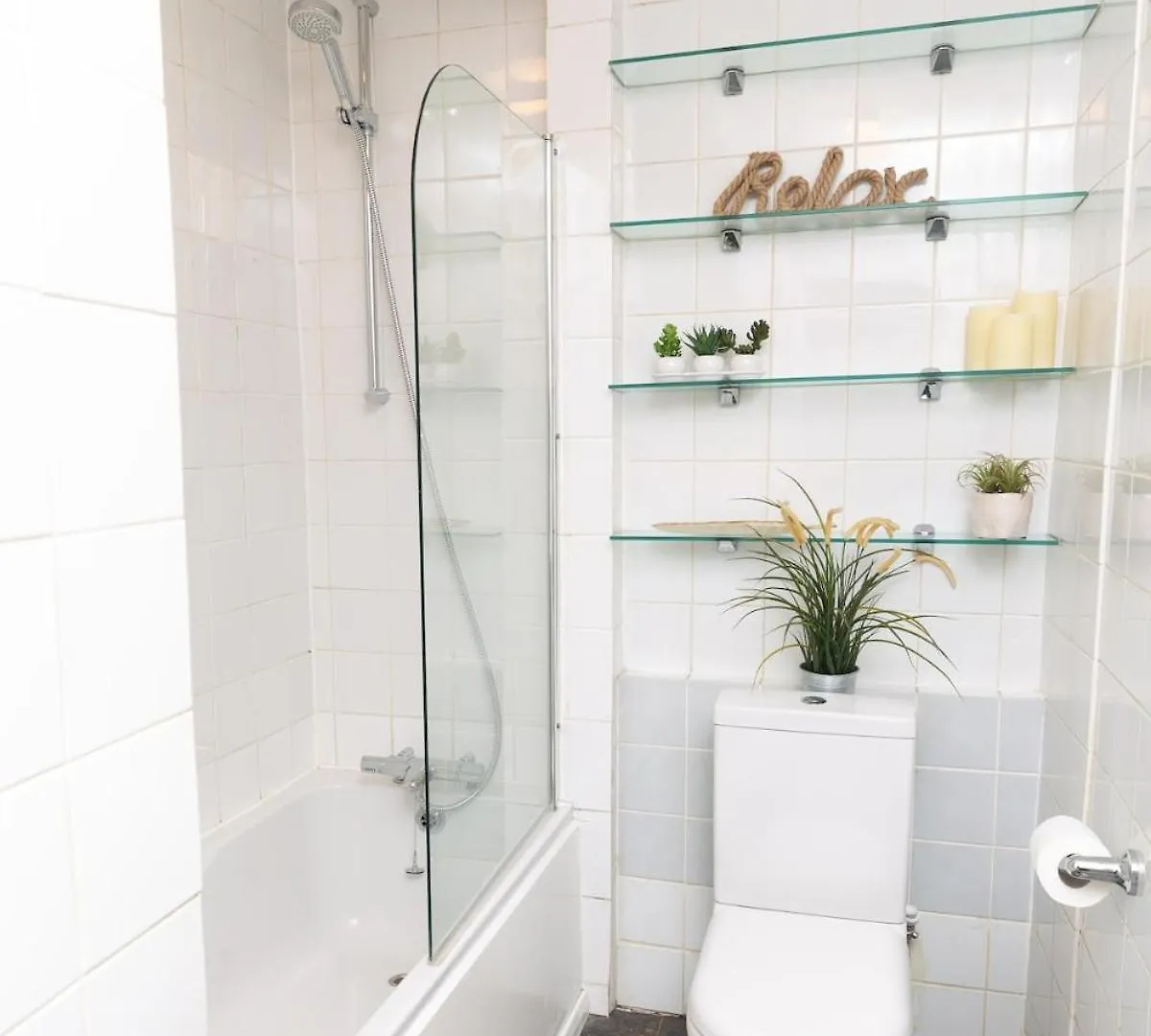 Апартаменты Location Location Location! Seaside Flat Sleeps 9 Брайтонн 0*,